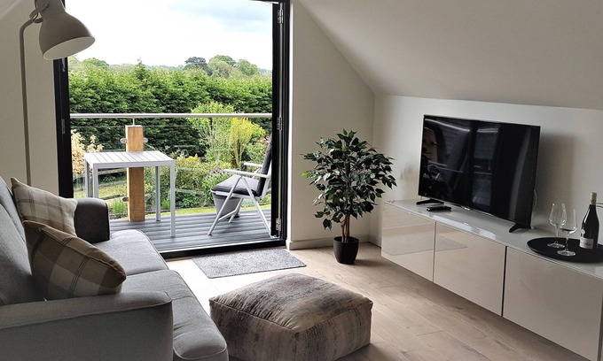 Durley Apartment | Beautifully presented, countryside, self-contained, 1-bed apartment