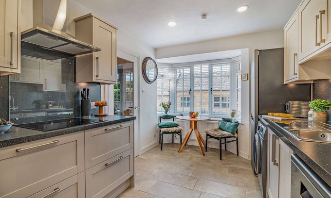 Broadway Cottage | Beautifully presented family friendly holiday cottage - Church End