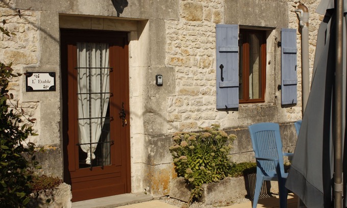 Antezant-la-Chapelle Other | Beautifully restored former stable with pool, convenient location