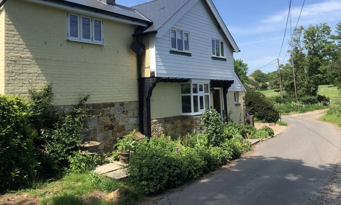 Warbleton Cottage | Beautifully recently renovated country cottage