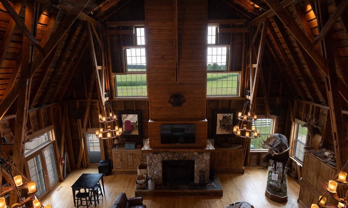 Pine River House | Beautifully Refurbished Barn Is Perfect For Large Groups And Families