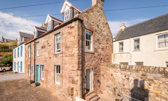 Pittenweem House | Beautifully renovated 4 bedroomed house close to the shore in Pittenweem.