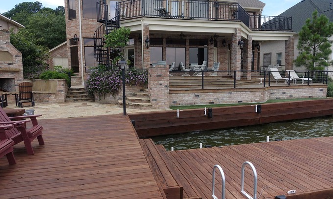 Walden on Lake Conroe House | Beautifully renovated retreat on the lake shore