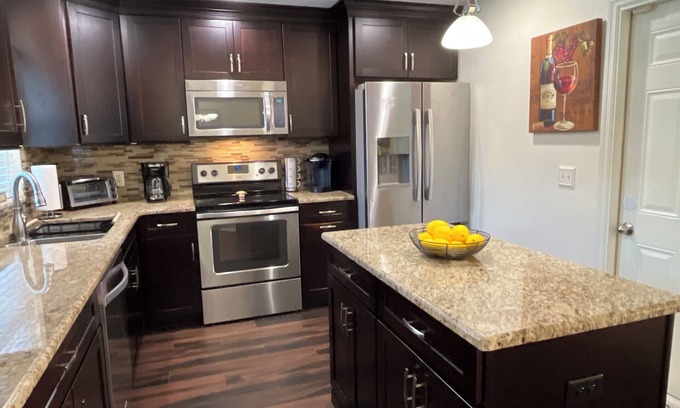 Oldsmar House | Beautifully, Renovated Home in Quiet Cul de Sac! Close to EVERYTHING!
