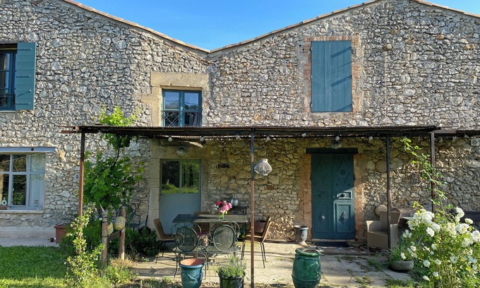 Dions House | Beautifully renovated house with swimming pool in the Gard near Uzès 3 bedrooms and private bathroom