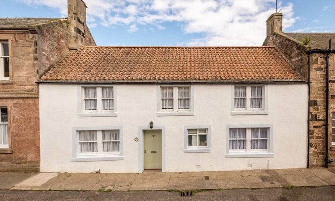 Crail House | Beautifully renovated three bedroomed house with fabulous gardens