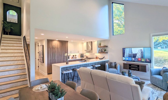 North Park City Condo | Beautifully Renovated Townhome - Steps to Park City Mountain Resort!