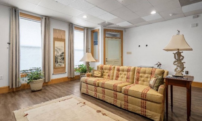 Strasburg Apartment | Beautifully Renovated Downtown Flat: Japanese Decor #2