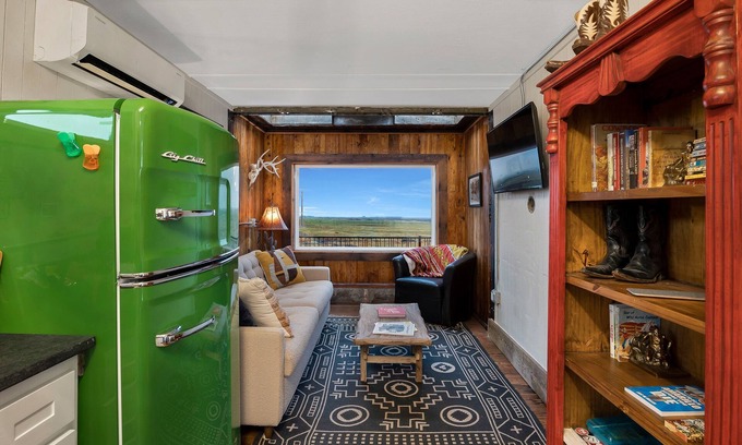 Canyon House | Beautifully renovated vintage train car near the Palo Duro Canyon and WTAMU