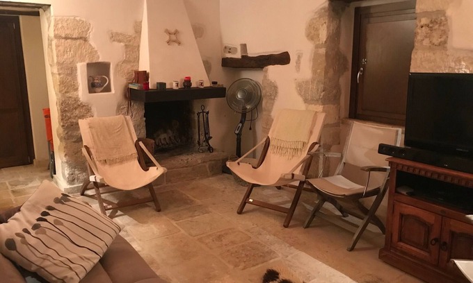 Serramonacesca House | Beautifully restored farmhouse in Serramonacesca, Abruzzo, Italy