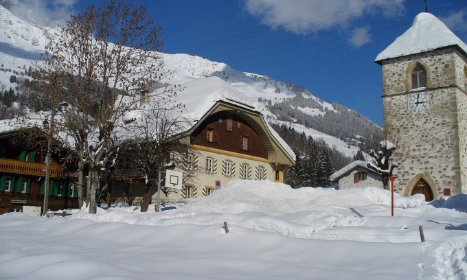 Vers L'Eglise Apartment | Beautifully restored chalet apartment next to ski runs