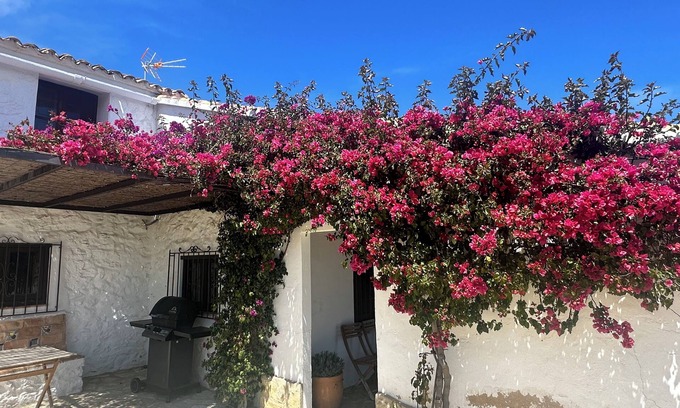Benissa Cottage | Beautifully restored caseta with swimming pool and sea view in the mountains!