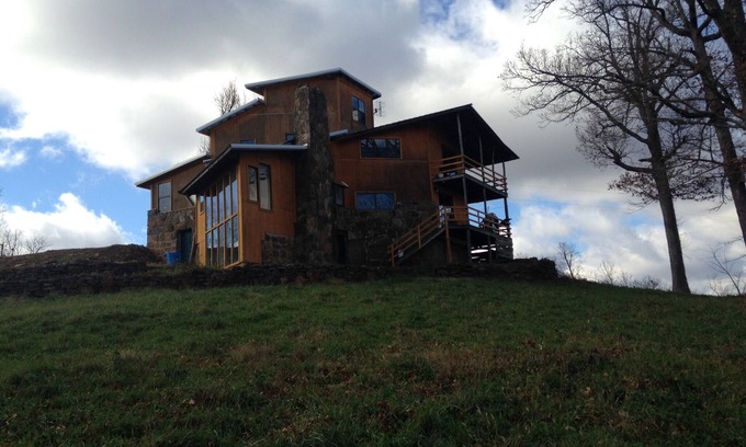Kingston Cabin | Beautifully restored hippie house near the Wilderness Rider Buffalo Ranch.