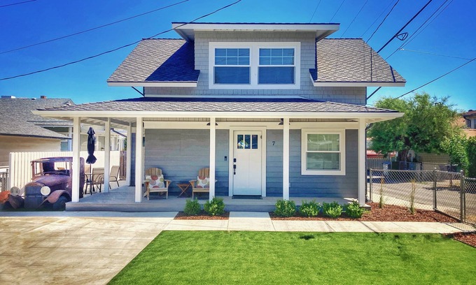 Yakima House | Beautifully Restored! Historical Charm, 3 Bed 2 Bath, Central Yakima Home!