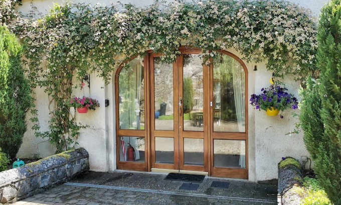 Woodstown Cottage | Beautifully Restored Coach House In Woodlands Overlooking the Suir Estuary