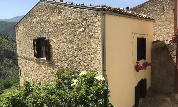 Pacentro House | Beautifully situated holiday home in one of the most Borgho of Italy