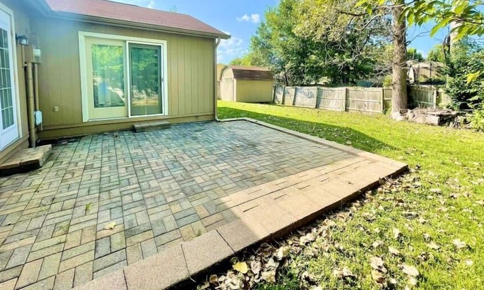 Acton House | Beautifully Updated 3bd/2ba, 2 Car Garage!