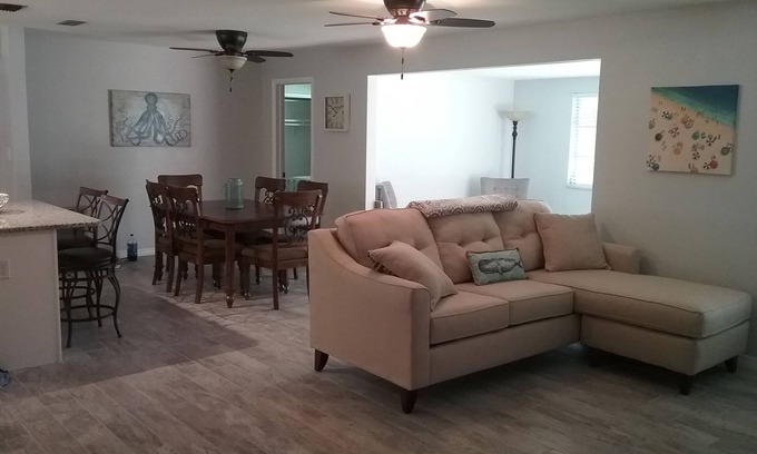 Largo House | Beautifully updated and spacious 2 bed/2 bath minutes from the beach!