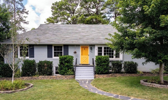 North Chesterfield House | Beautifully Updated Forest Hill Rancher- Whole House