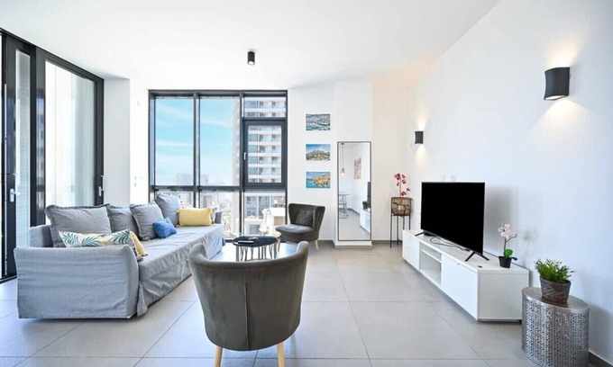 Tel Aviv Promenade Apartment | Beauty 1BR at Hayarkon by HolyGuest