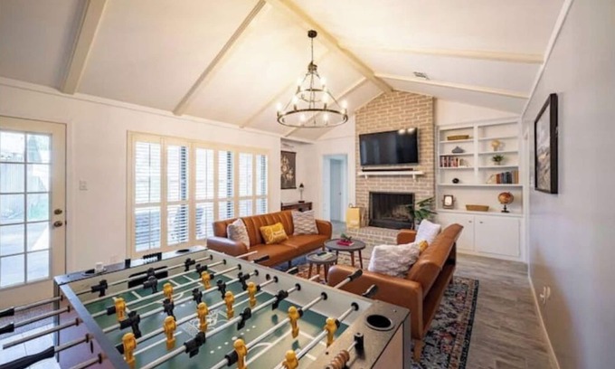 Sharpstown House | Beauty Cozy Modern 4BRs Home