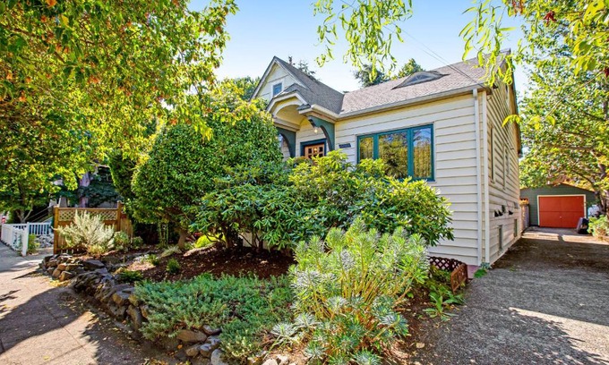 Ballard House | Beauty in Ballard