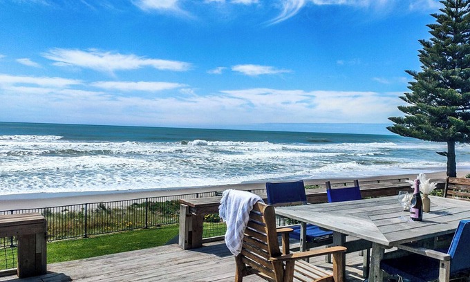 Pukehina House | Beauty on the beach!