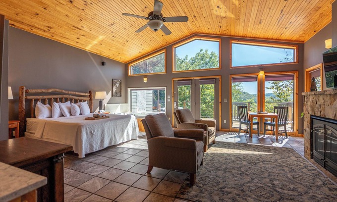 Sylvan Shores Cabin | Beaver Lakefront Cabins - Couples Only Getaways