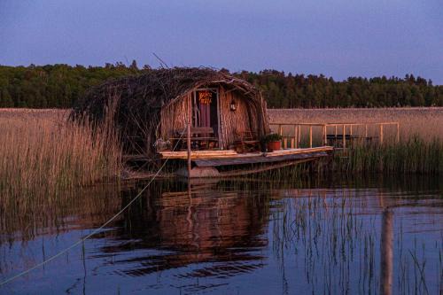 Usma Boat Rental | Bebru māja - Beaver house