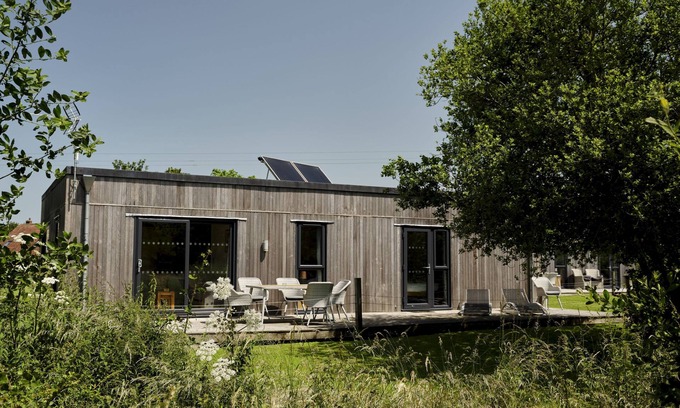 Frome Cabin | Beckington Lodge, a rural retreat on the outskirts of Frome, near Longleat Safari Park and Bath!