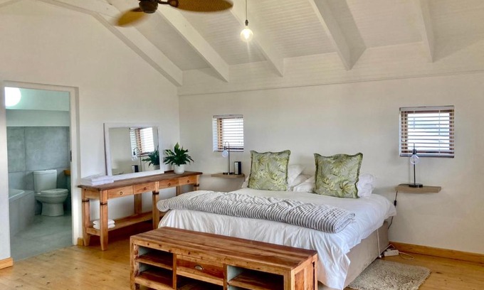 Linkside Villa | Becks at The Bay Loadshedding free