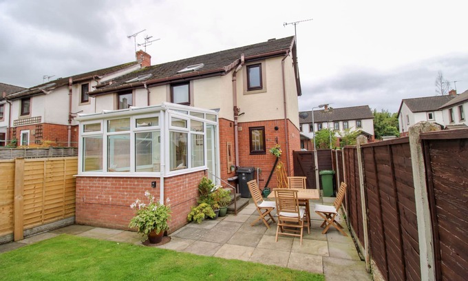 Wing Cottage | Beckside Garden Brampton - sleeps 4 guests in 2 bedrooms