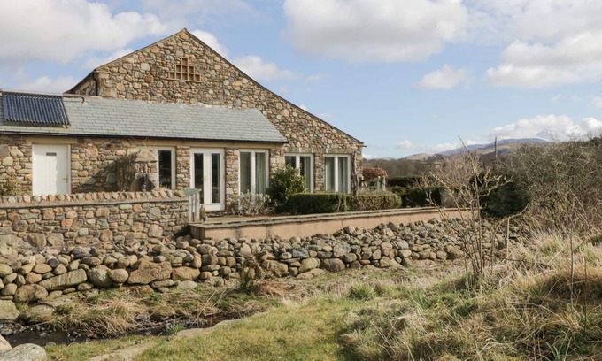 Cockermouth Cottage | BECKSIDE, pet friendly, luxury holiday cottage in Cockermouth