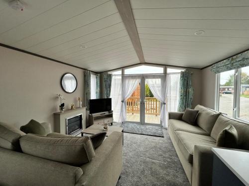 Wilberfoss House | Beckys Lodge