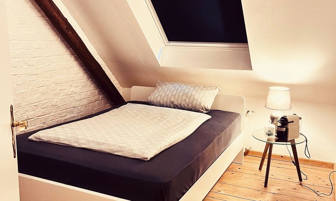 Huenxe Apartment | bed&agedesign -small- beautiful room with bathroom