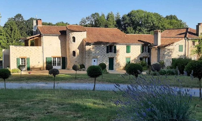 Thouarsais-Bouildroux Bed & Breakfast | Bed and breakfast between the Puy du Fou and the Marais Poitevin