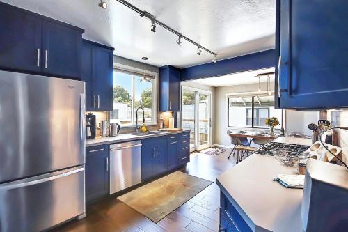 Guerneville House | Bed and Biscuit