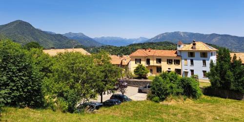 Madonna del Sasso Bed & Breakfast | Bed and Breakfast Via Rinaldi
