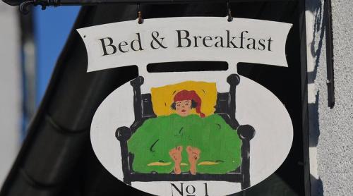 Glarus Sued House | Bed and Breakfast - Älplersuite mit eigenem Bad und Terrasse