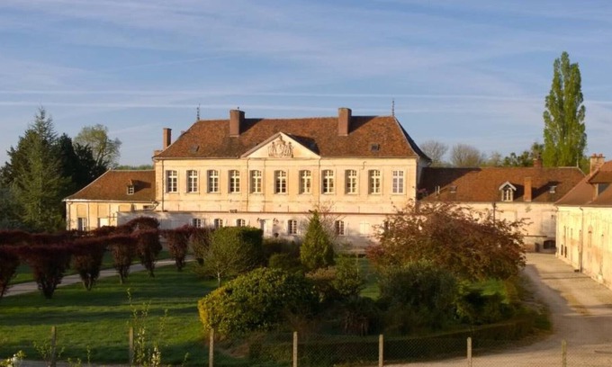 Piney House | Bed and Breakfast at the Château de Brantigny, MESGRIGNY