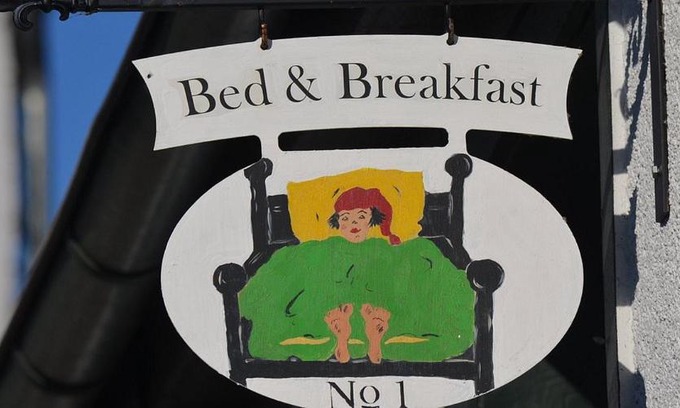Glarus Sued House | Bed and Breakfast Bergzeit - Die Älplersuit
