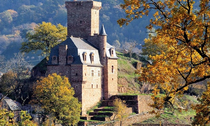 Mouret Other | Bed and breakfast CHATEAU LA SERVAYRIE near CONQUES