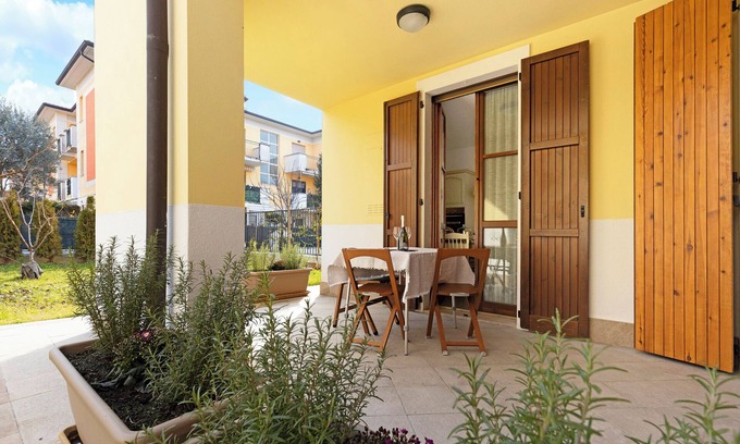 Mantua House | Bed and Breakfast "La Villa" with Balcony