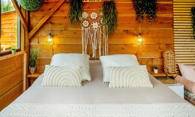 Senac Bed & Breakfast | Bed and Breakfast 'Magnifique Lodge Pour Amoureux' with Private Terrace and Private Garden