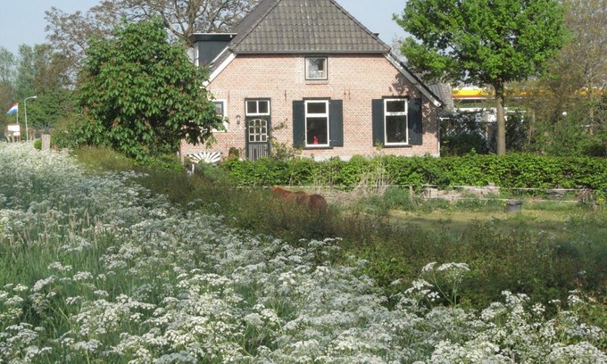 Weurt Bed & Breakfast | Bed and Garden Alde Coninckshof