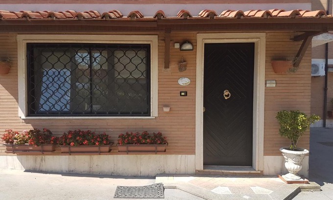 Mentana Bed & Breakfast | Bed & Breakfast "A Casa di Anto"
