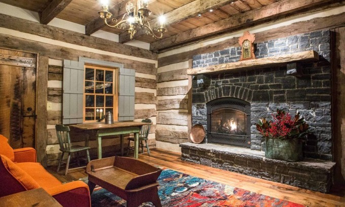 Staunton Bed & Breakfast | Bed&Breakfast in a 1795 Log Cabin on working farm, Honorable Jacob Swoope Suite
