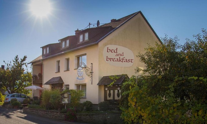 Burg Apartment | Bed & Breakfast Sandra Müller