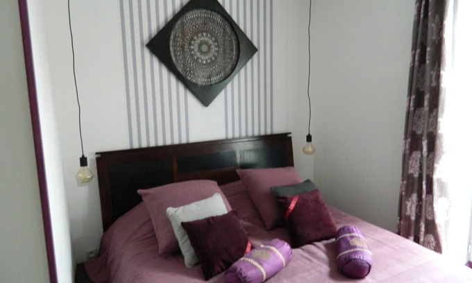 Saint-Maurice-Etusson House | Bed and breakfast la Fougereuse