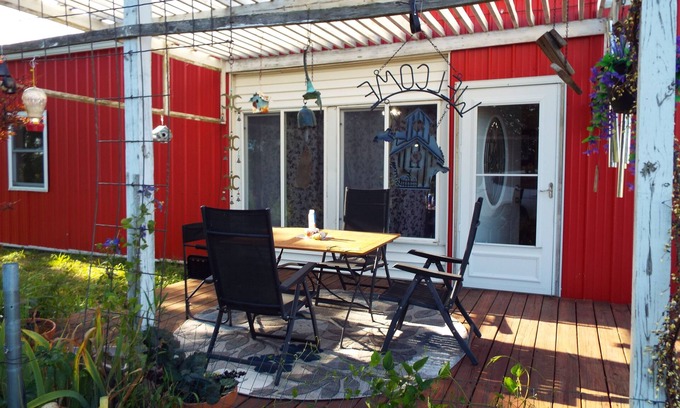 Taylor County Cottage | Bedford, IA 2BR Country Cottage in the Tranquility of SW Iowa, near IA/MO line.